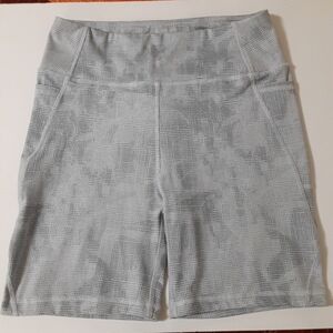 X by gottex womens size L athletic gym compression bike Shorts 7" inseam, gray